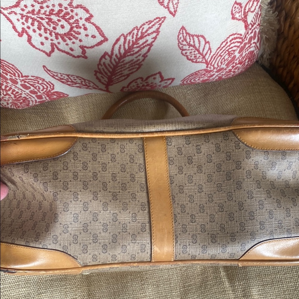 Gucci Brown Shoulder Bag with Iconic Design - Picture 11 of 16